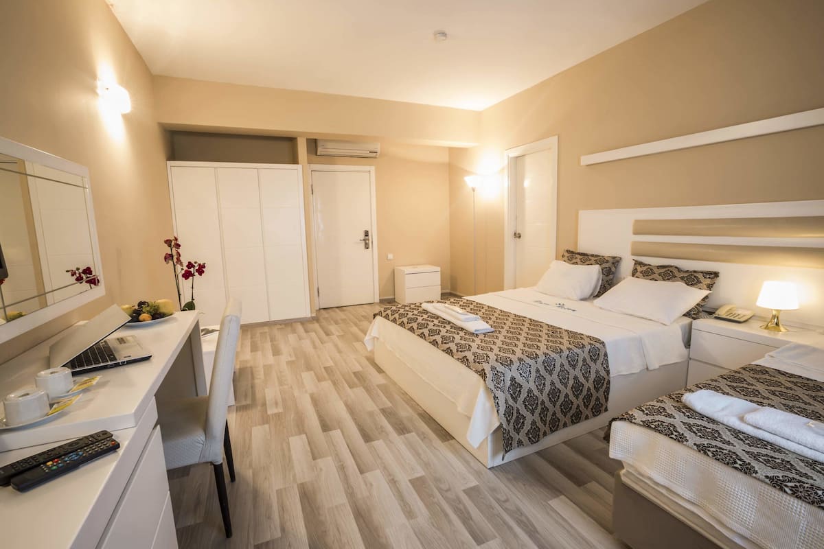 1 bedroom, premium bedding, memory foam beds, minibar