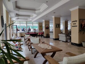 Lobby sitting area - Altinersan Hotel (Didim)