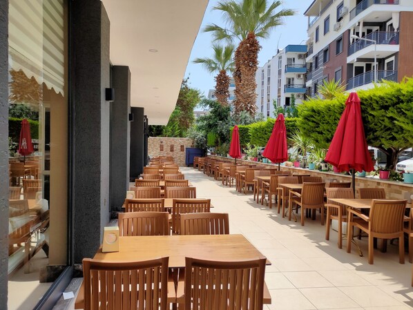 Front of property - Altinersan Hotel (Didim)