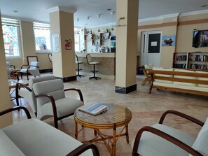 Lobby sitting area - Altinersan Hotel (Didim)