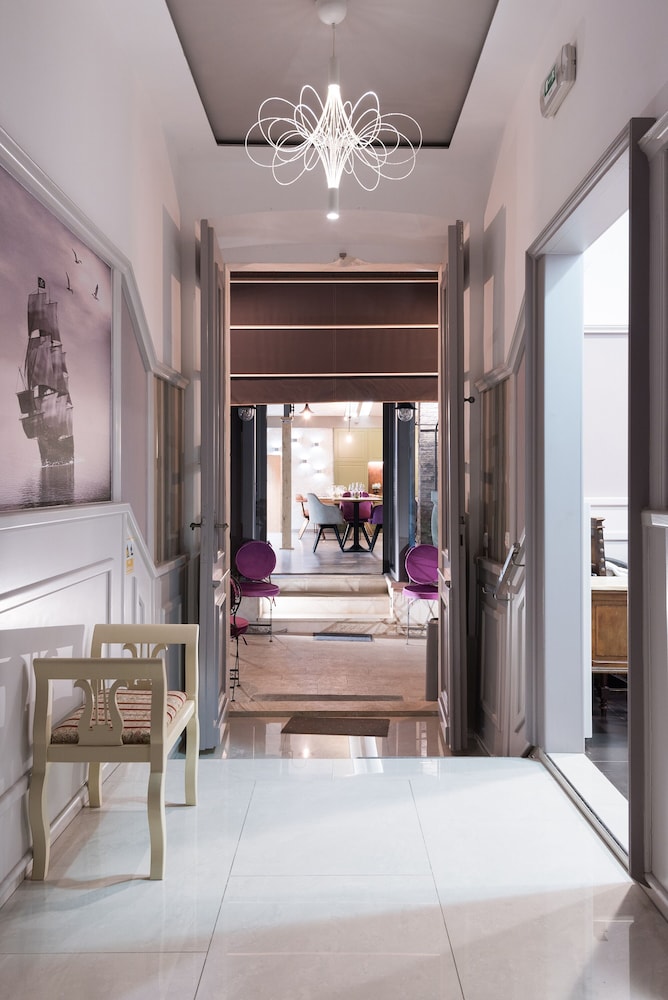 Hotel Galija by null