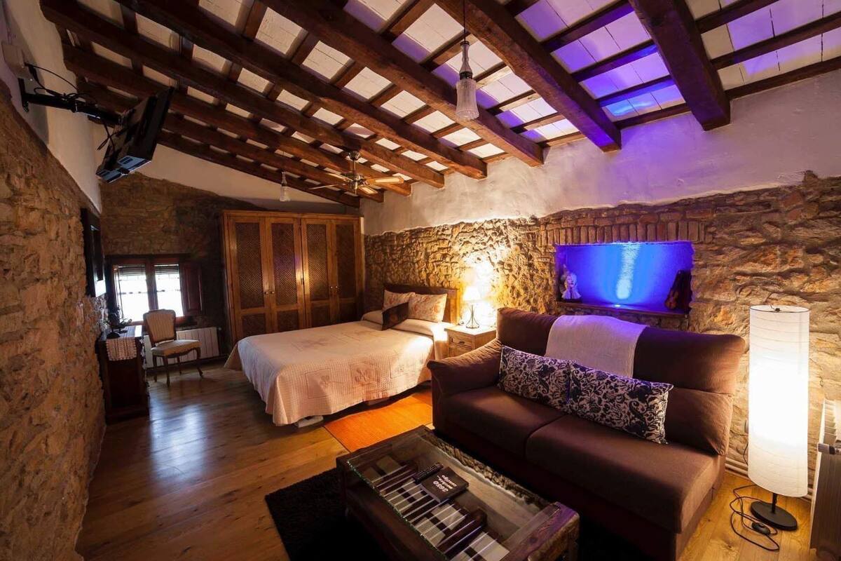 Junior Suite | Premium bedding, minibar, soundproofing, WiFi (free)