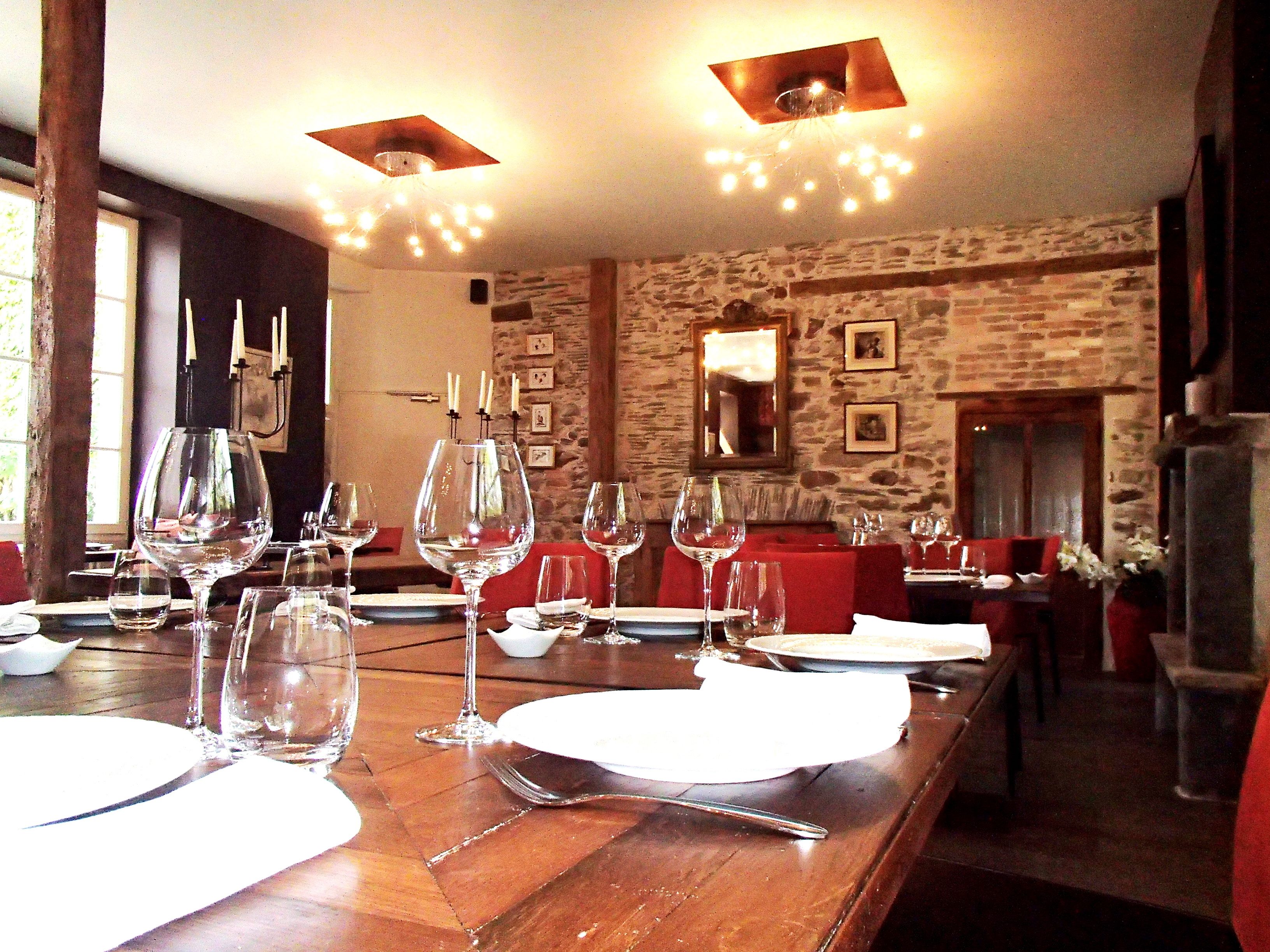 lunch, dinner served; french cuisine, garden views