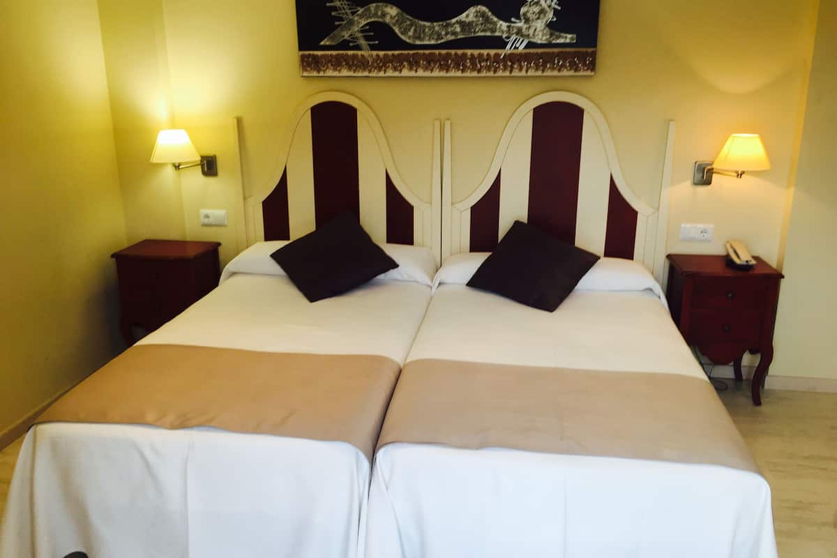 double or twin room | desk, laptop workspace, free wifi, bed sheets