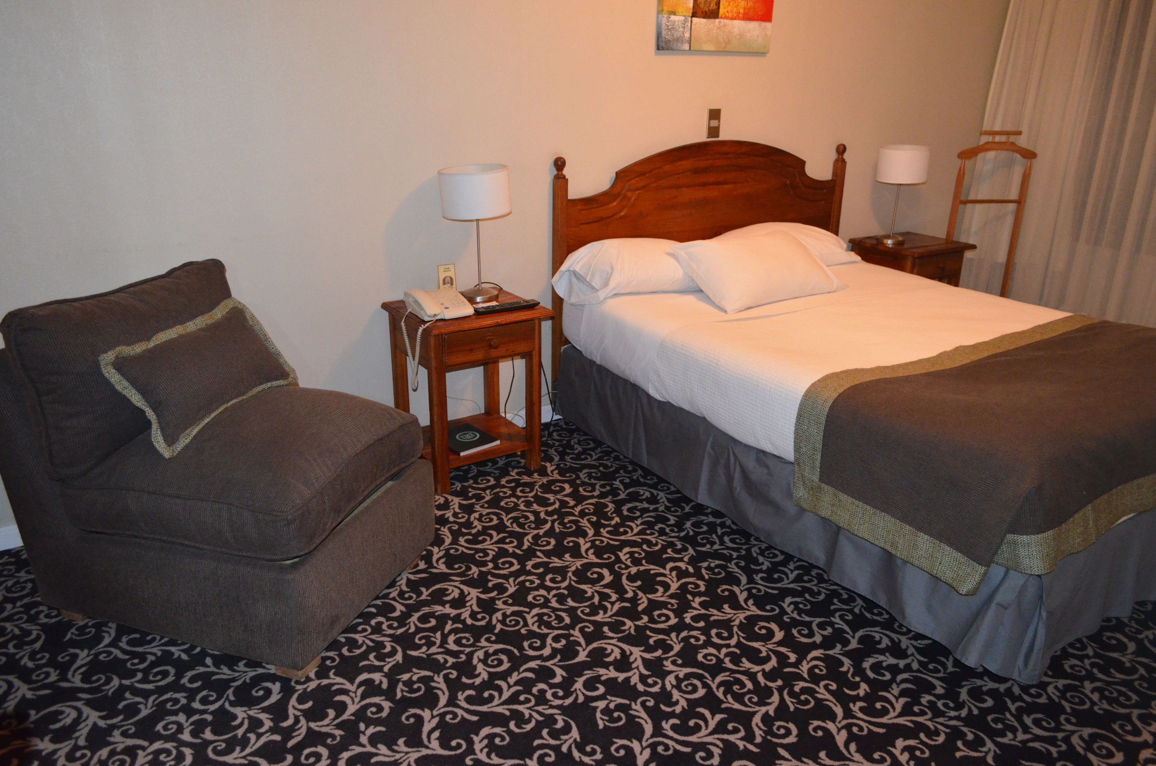 executive single room | egyptian cotton sheets, premium bedding, in-room safe