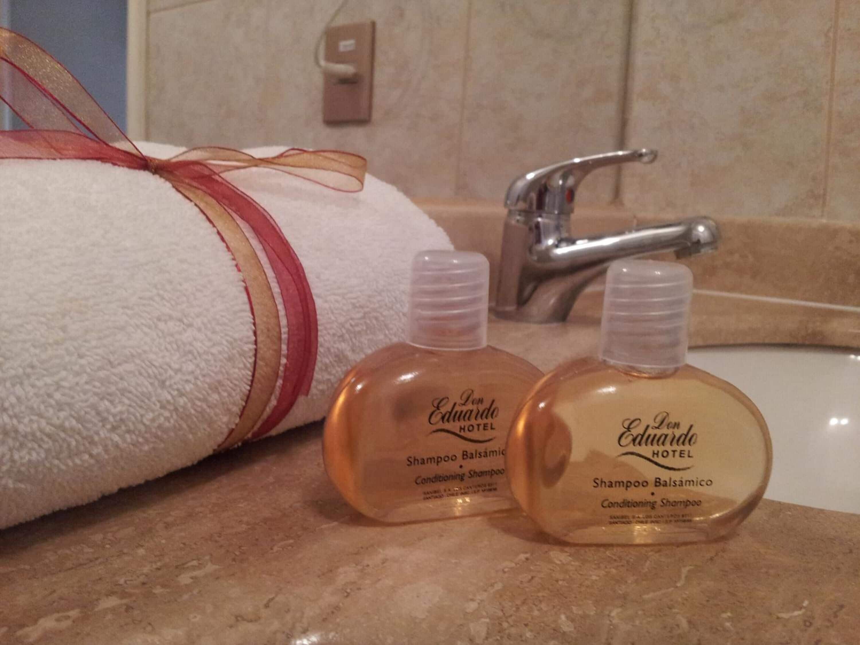 combined shower/bathtub, deep-soaking bathtub, rainfall showerhead