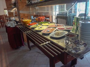 包含每日自助早餐