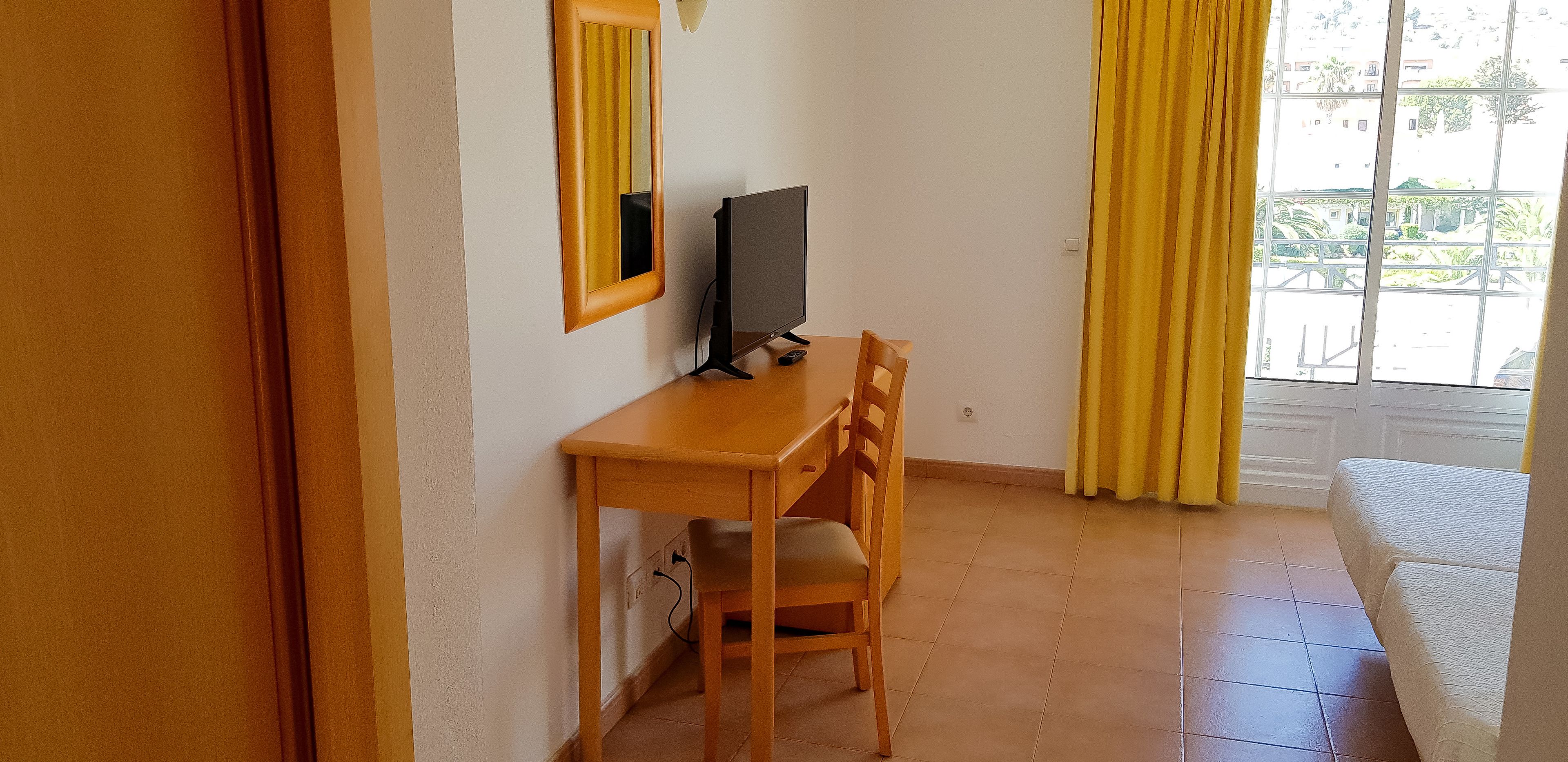 superior room | 1 bedroom, minibar, desk, laptop workspace