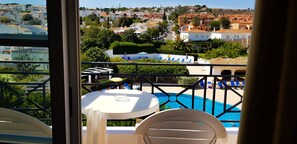 Superior Room | 1 bedroom, minibar, desk, laptop workspace