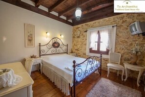 1 bedroom, Egyptian cotton sheets, pillow-top beds - Guest House - To Archontiko (Xanthi)