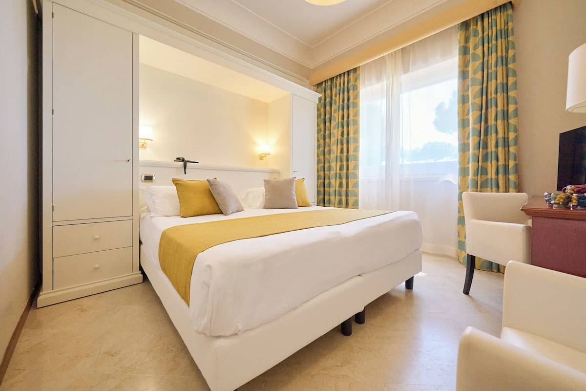 Classic-Doppel- oder -Zweibettzimmer