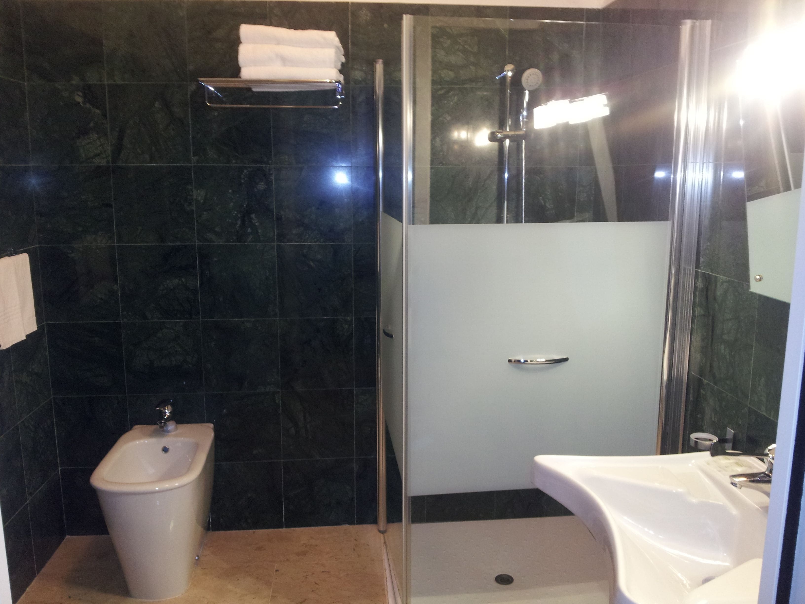classic double or twin room | bathroom | shower, free toiletries, hair dryer, bidet