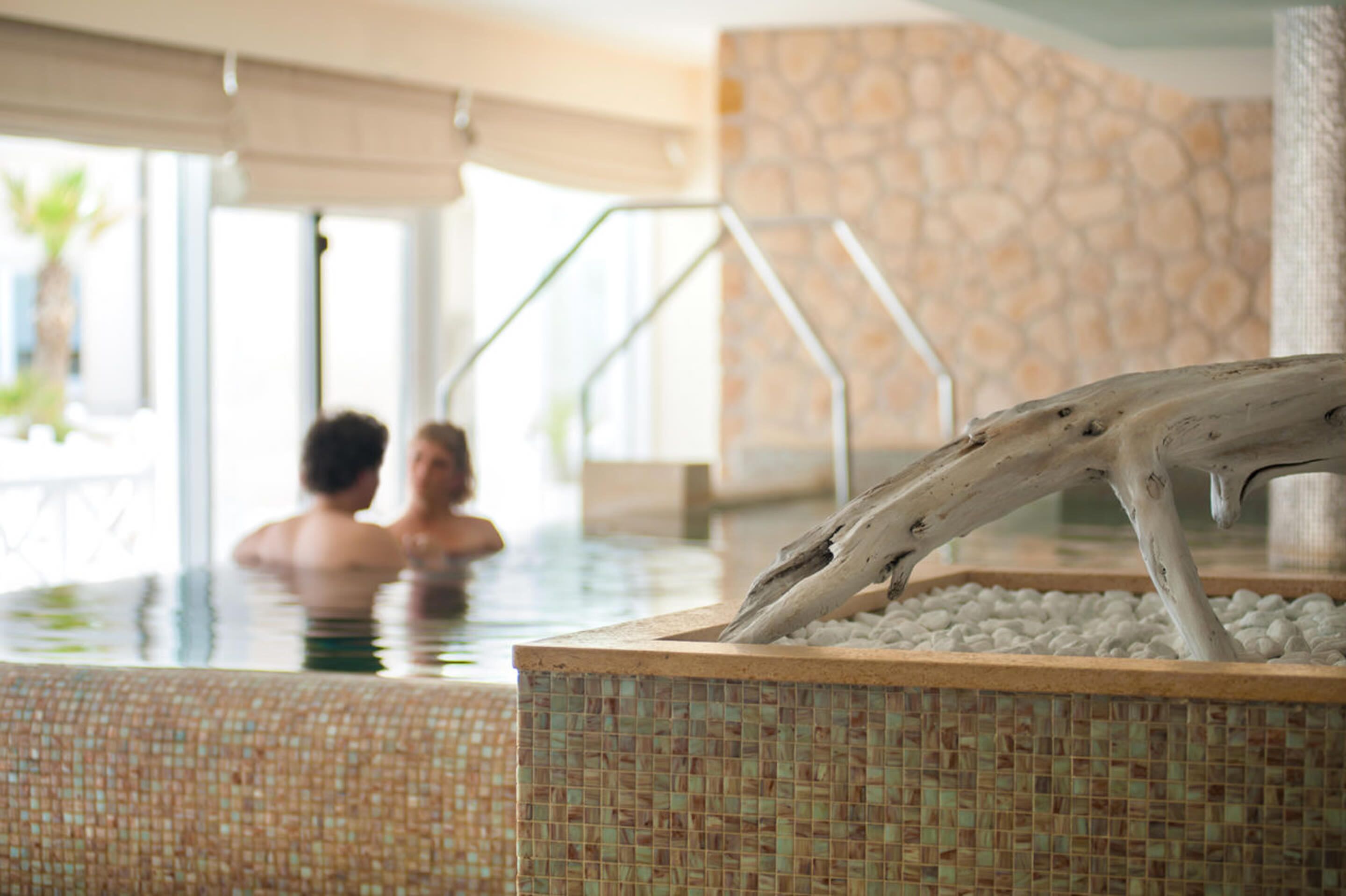 Bastu, bubbelpool och varma källor/mineralkällor