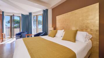 Junior Suite, Terrace | Minibar, in-room safe, desk, blackout drapes