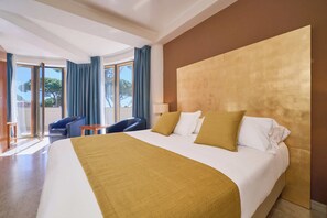 Junior Suite, Terrace | Minibar, in-room safe, desk, blackout drapes