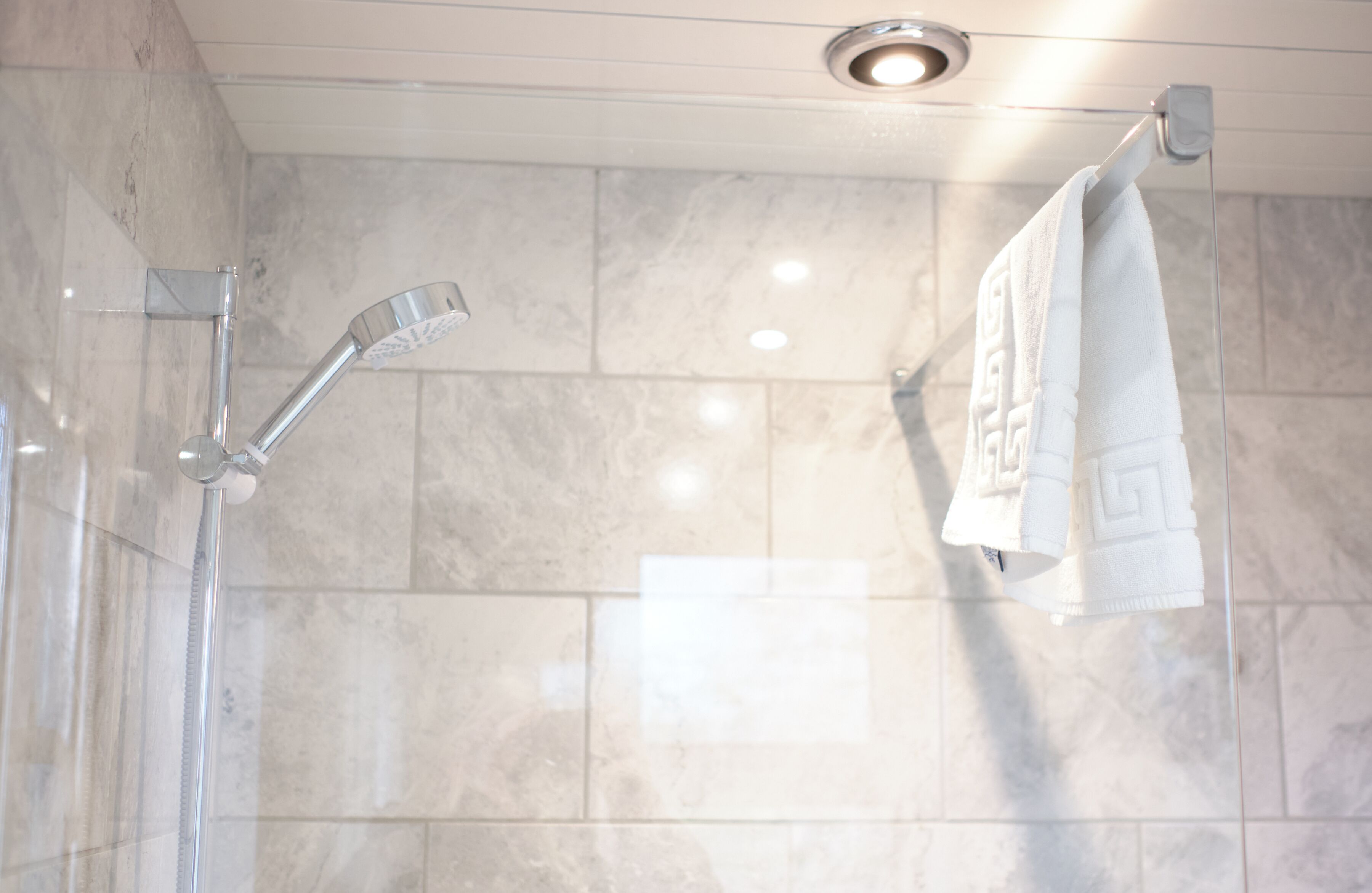 Superior Double or Twin Room | Bathroom