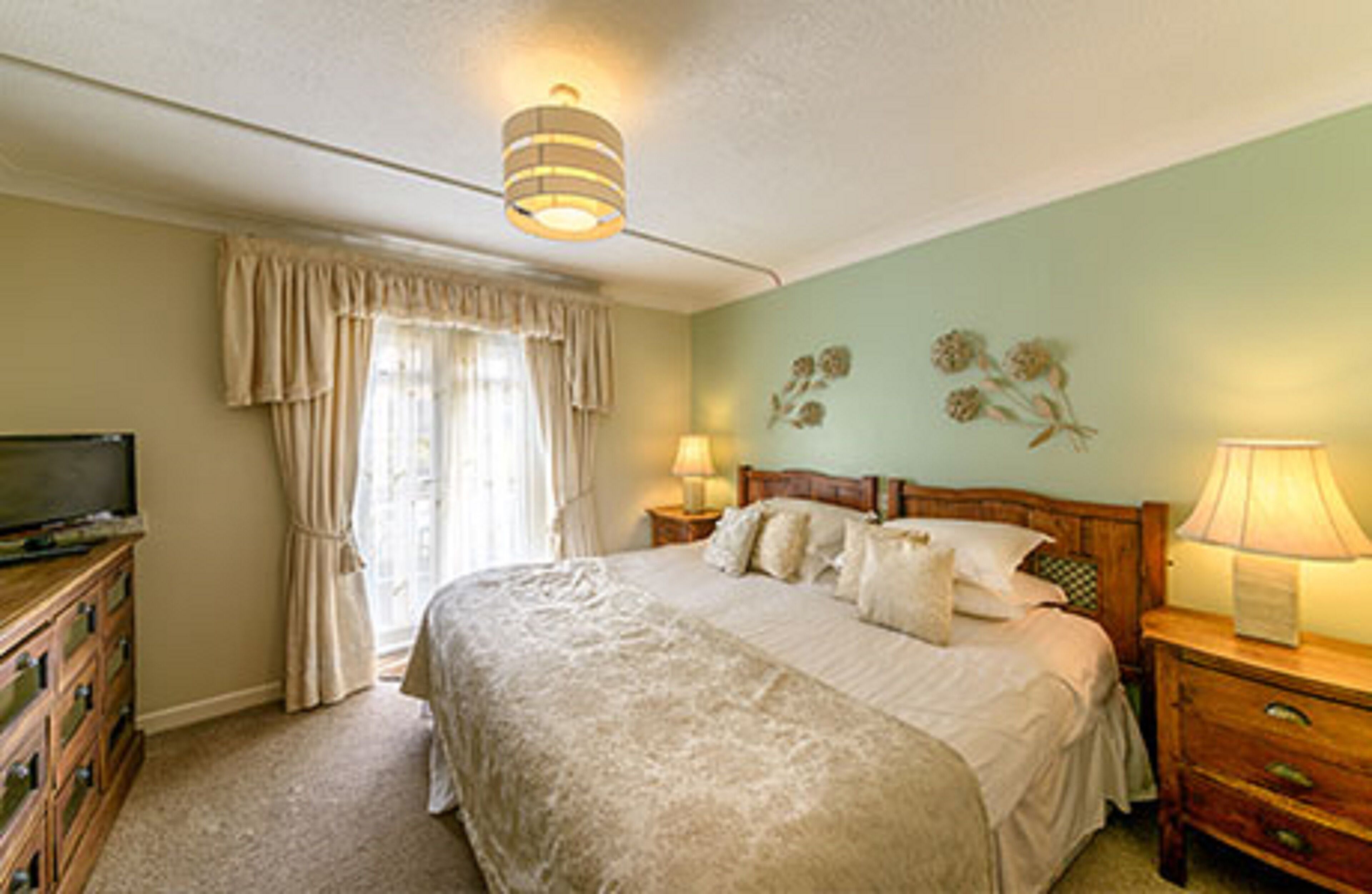 Standard-Doppelzimmer | Zimmersafe, Bügeleisen/Bügelbrett