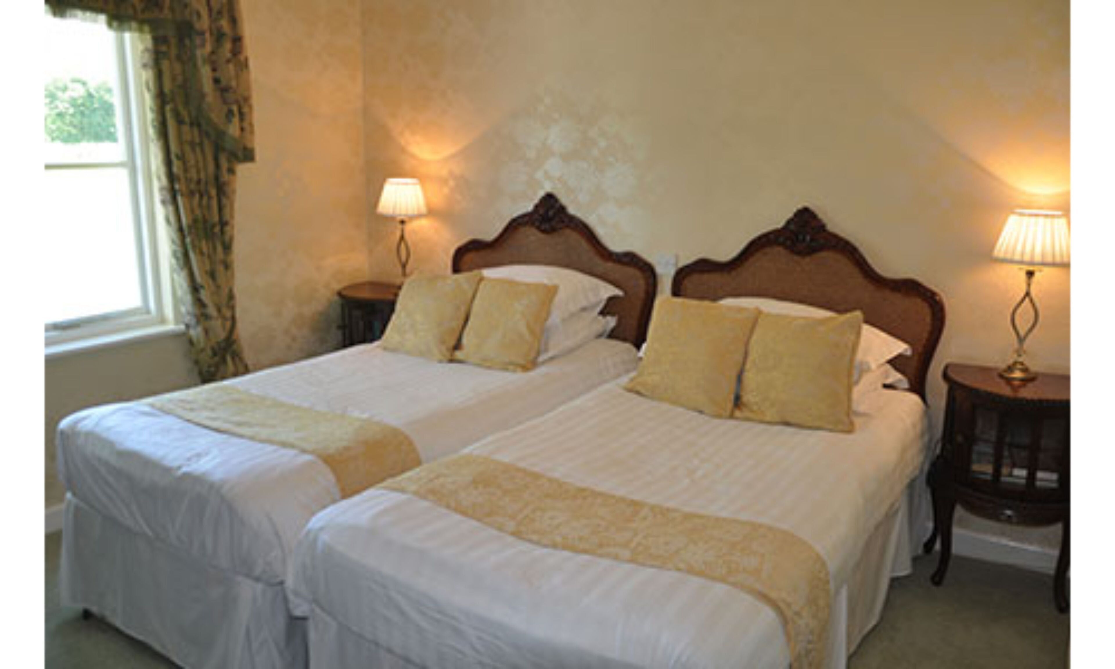 Standard-Doppel- oder -Zweibettzimmer | Zimmersafe, Bügeleisen/Bügelbrett