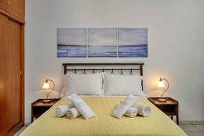 Kahden hengen huone | Tallelokero huoneessa, työpöytä, äänieristys, ilmainen Wi-Fi