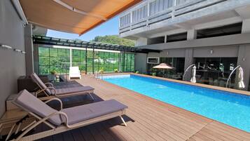Piscine extérieure