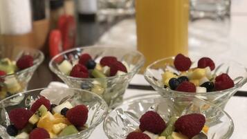 Daily English breakfast (GBP 7.50 per person)