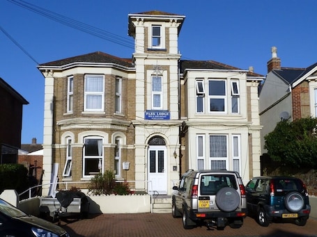 Exterior. Park Lodge B&B