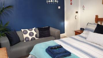 Comfort Double Room, 1 Double Bed, Ensuite | Individually decorated, free WiFi, bed sheets