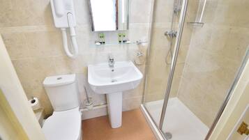 Twin Room, Ensuite | Bathroom