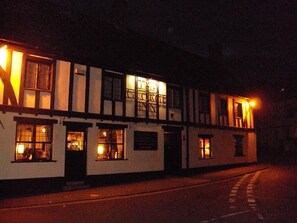 Exterior - George Inn, Mere (Warminster)