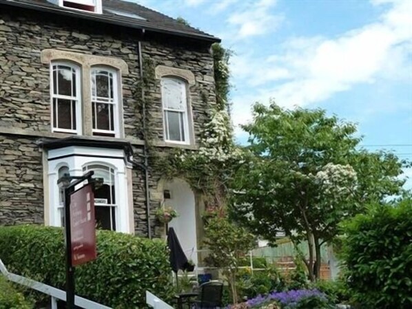 Exterior - College House (Windermere)