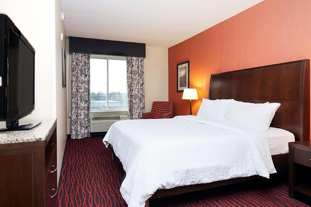 In-room safe, iron/ironing board, free cribs/infant beds, rollaway beds