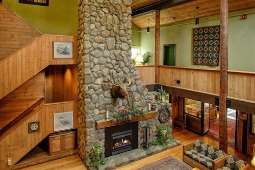 Snowy Owl Inn And Resort