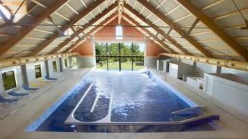 Bañera de hidromasaje cubierta