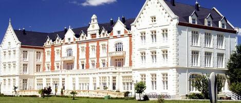 Façana frontal de l'allotjament