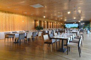 Se sirven almuerzos y cenas