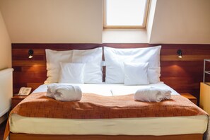Superior Suite, 1 King Bed with Sofa bed, Garden View | Hypo-allergenic bedding, pillowtop beds, in-room safe, desk - Park Holiday Congress & Wellness (Prague)