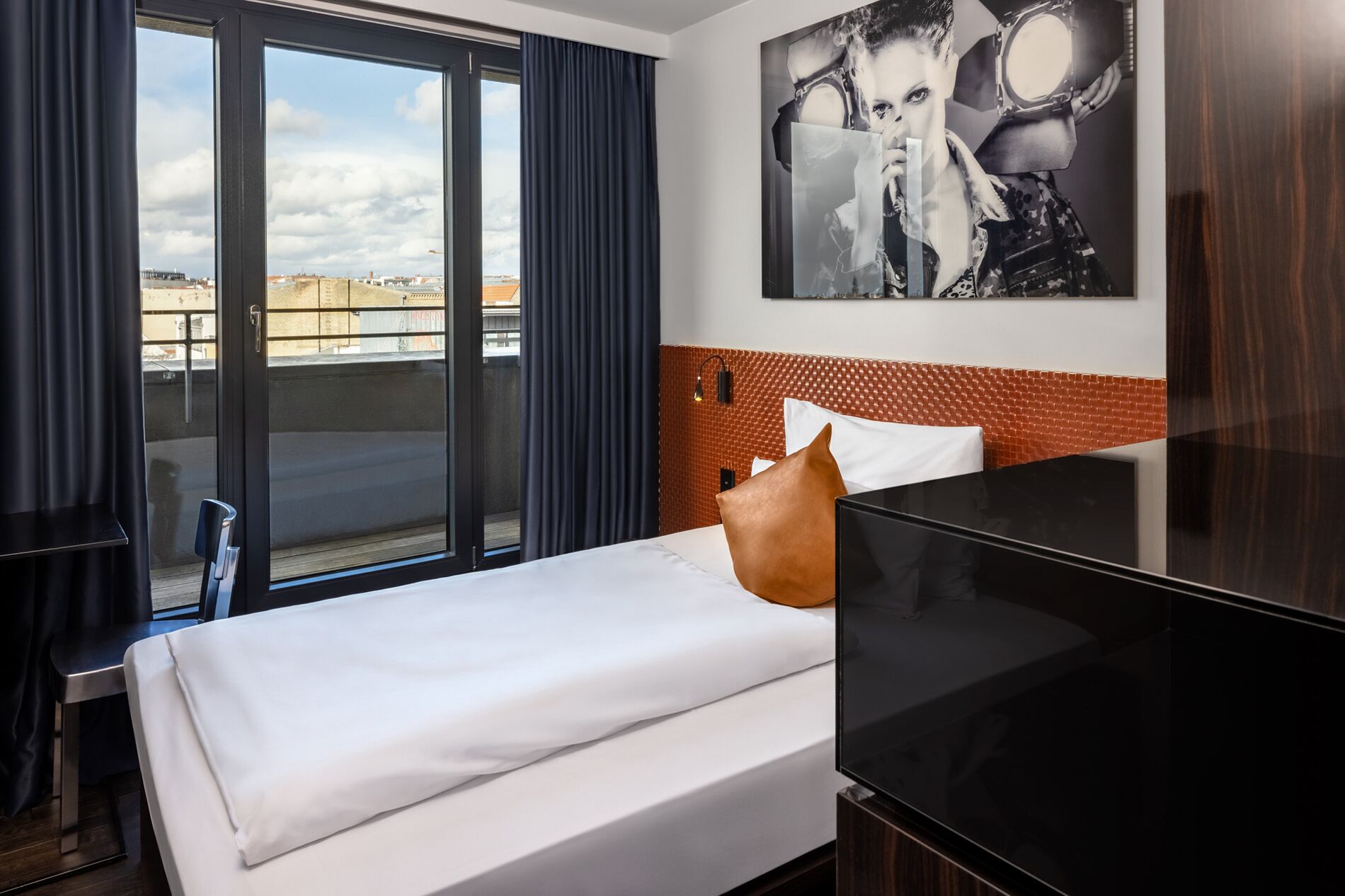 cozy | 1 bedroom, minibar, in-room safe, desk