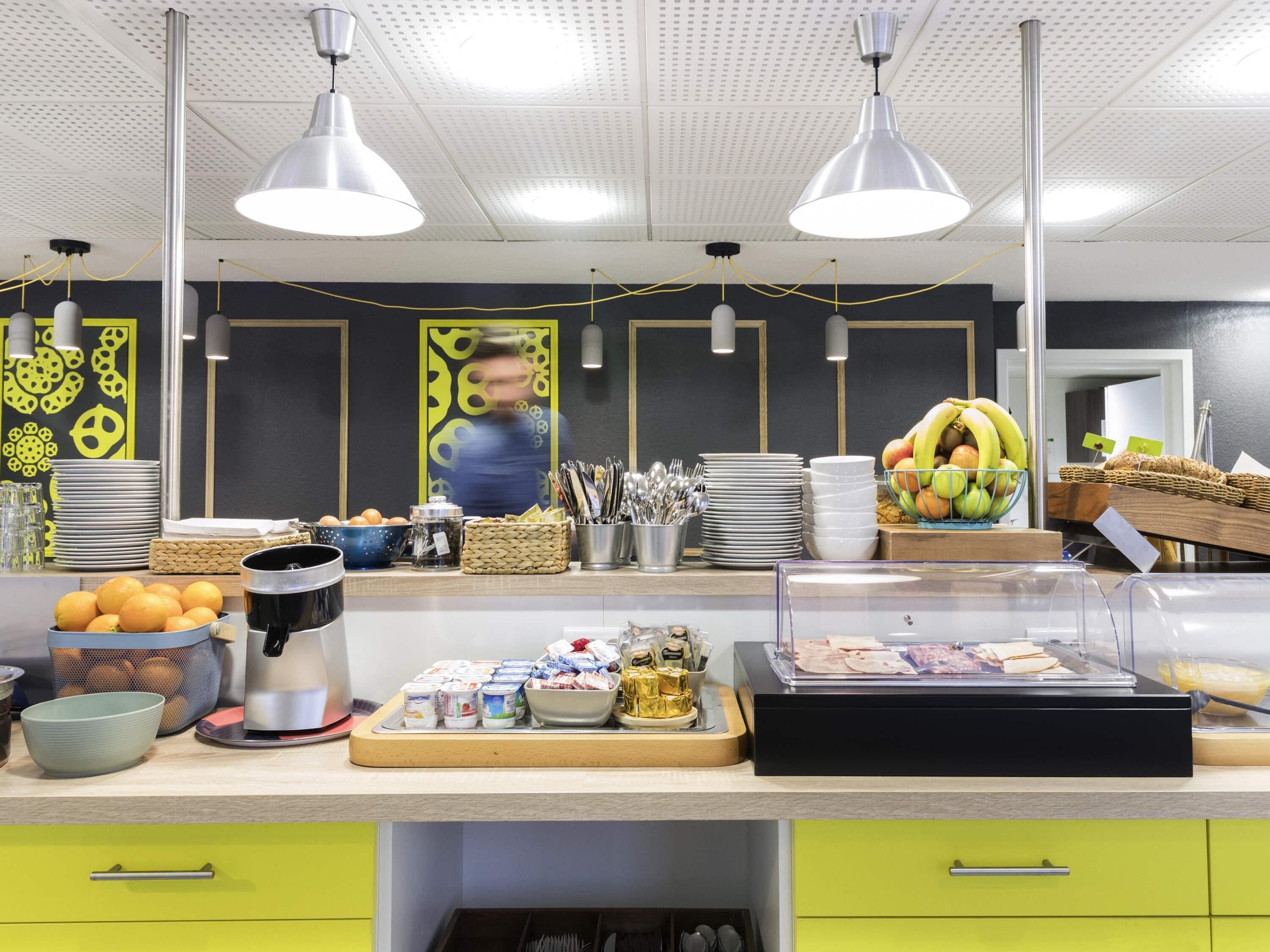 매일 뷔페 아침 식사(1인당 EUR 15)