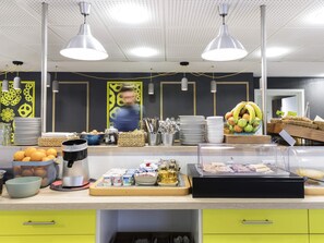 Frokostbuffé hver dag (mot et tillegg)