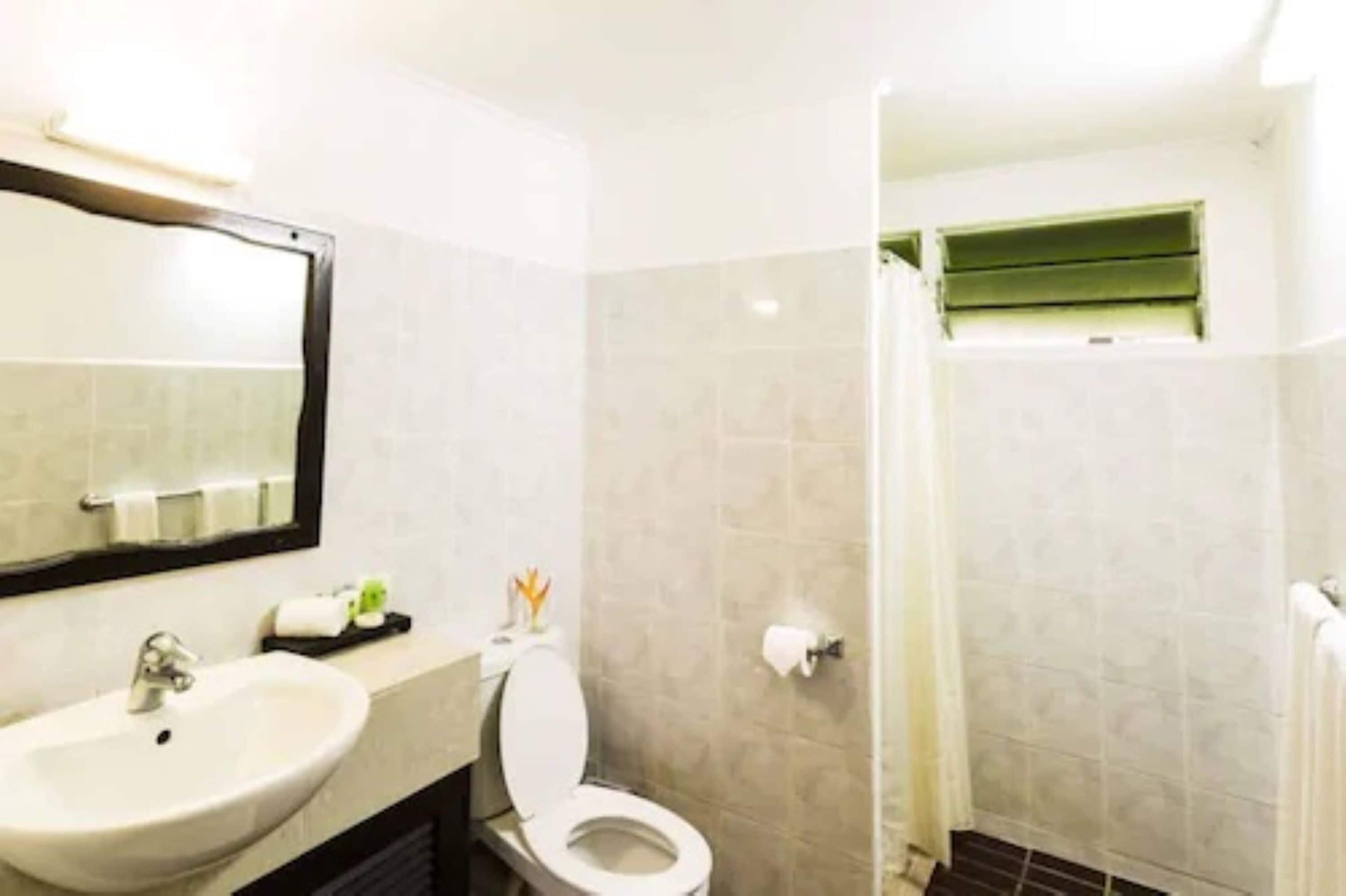 garden view bure | bathroom | shower, free toiletries, towels