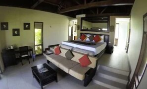 Beachfront Plunge Pool Bure | In-room safe, soundproofing, iron/ironing board, bed sheets - Tambua Sands Beach Resort - Adults Only (Korolevu)