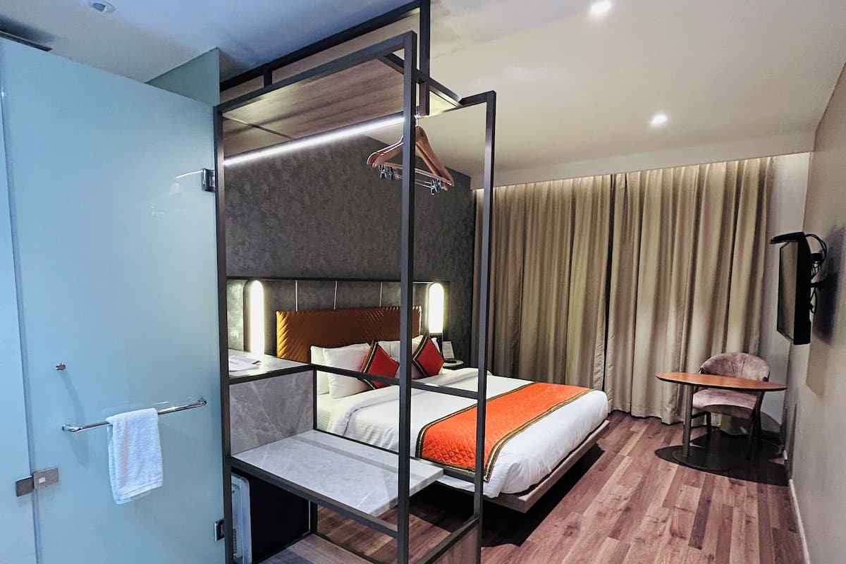 Doppia Premium | 1 camera, minibar, una cassaforte in camera, ferro/asse da stiro
