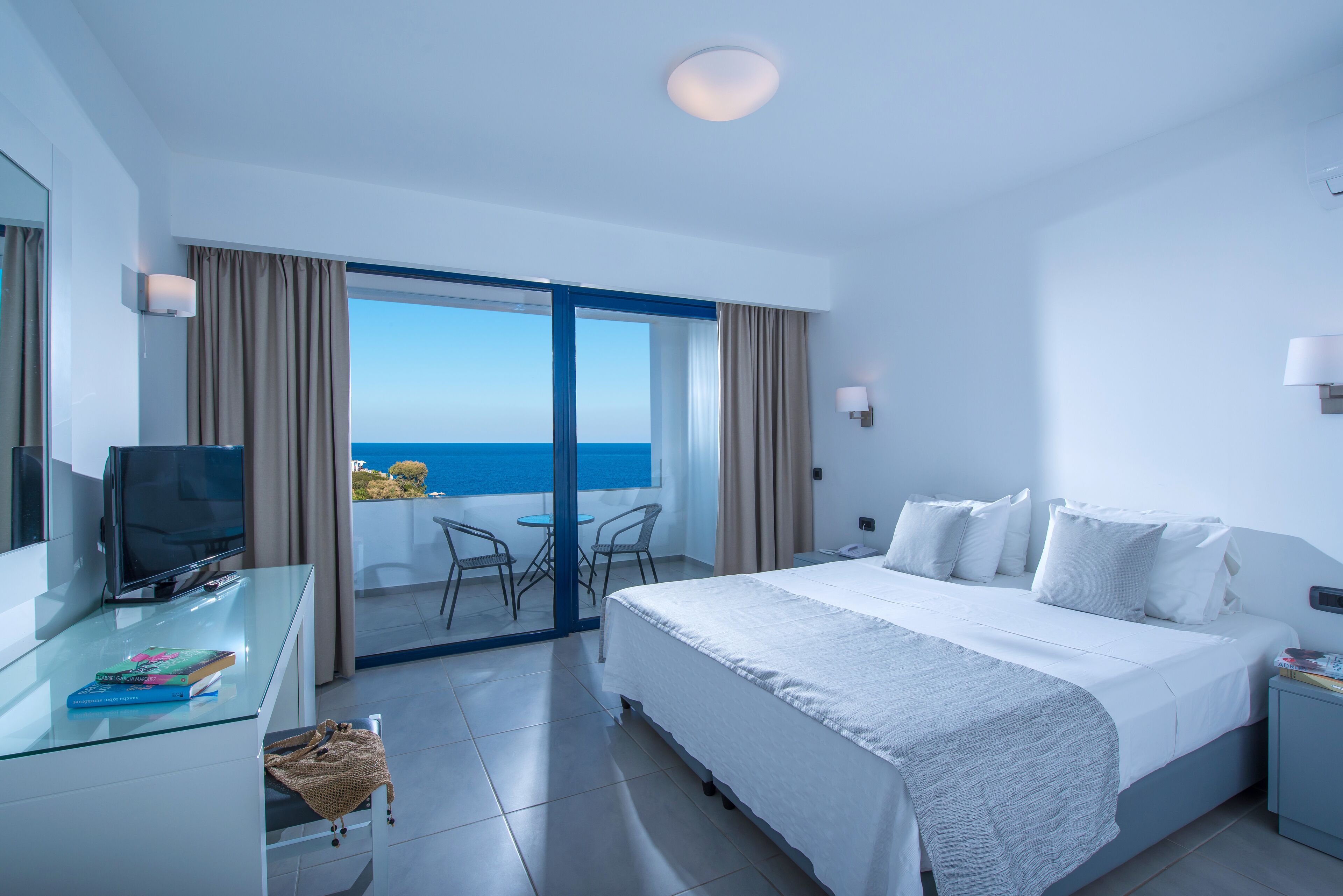 superior room, sea view | premium bedding, individually decorated, individually furnished, desk