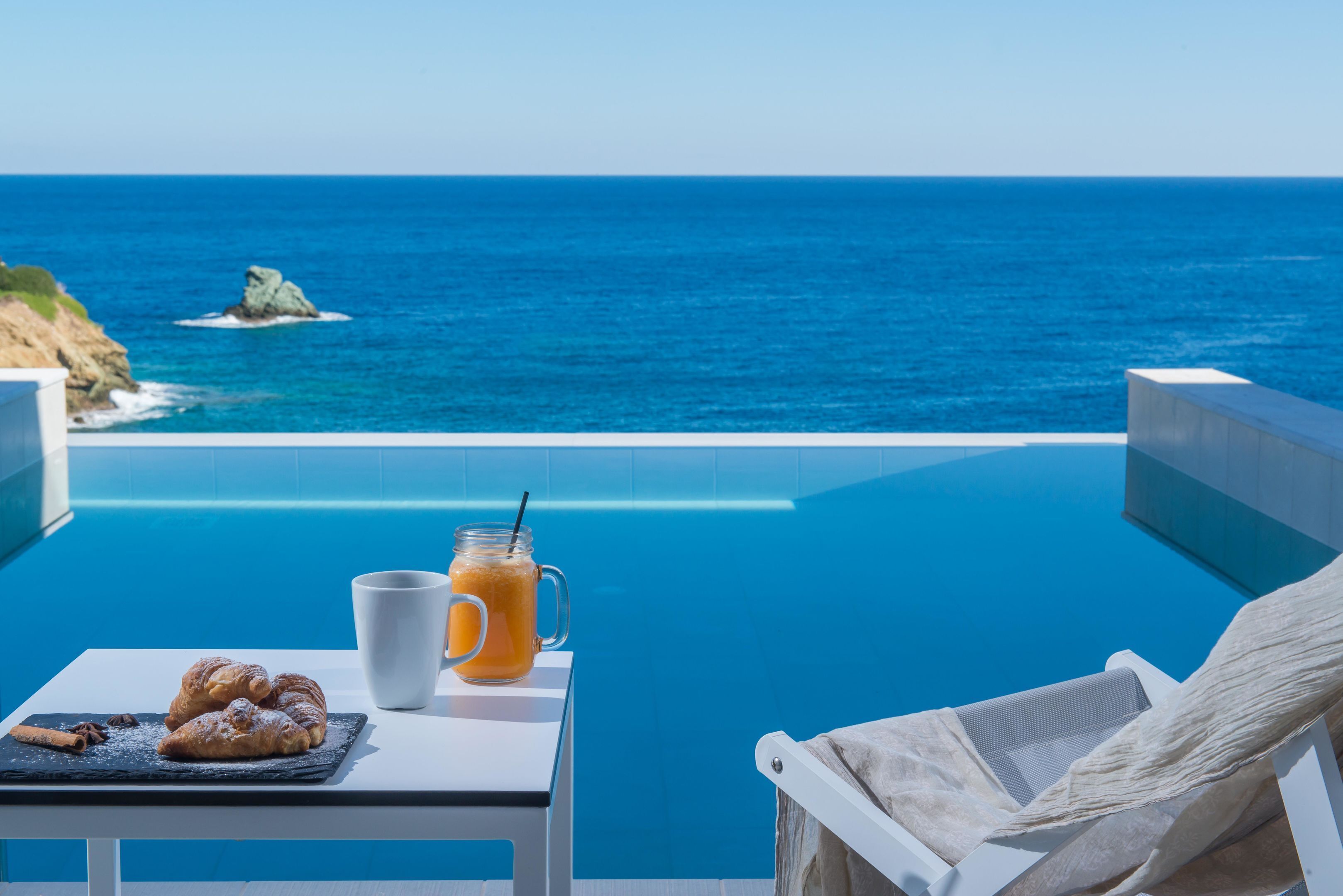 2 restoran, melayani sarapan, makan siang; sajian masakan Yunani