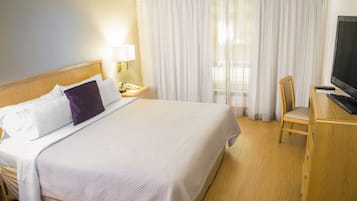 Deluxe kamer, 1 kingsize bed | Een kluis op de kamer, gratis wifi, beddengoed, een wekker