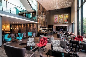 Bar (on property) - Motel One Wien-Westbahnhof (Vienna)