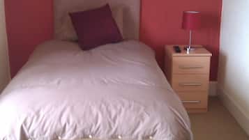 Single Room, 1 Twin Bed, Ensuite | Iron/ironing board, free cribs/infant beds, free WiFi