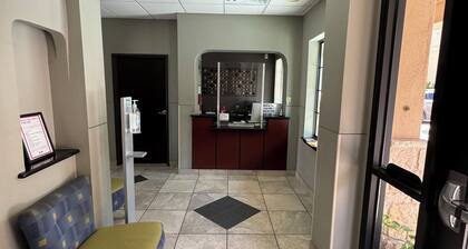 Cityview Inn & Suites Downtown RiverCenter Area