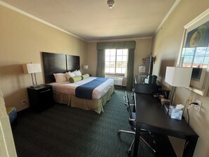 Standard Room, 1 King Bed, City View | Egyptian cotton sheets, premium bedding, pillow-top beds