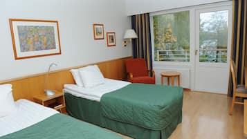 Standard Twin Room | Desk, blackout drapes, cribs/infant beds, free WiFi